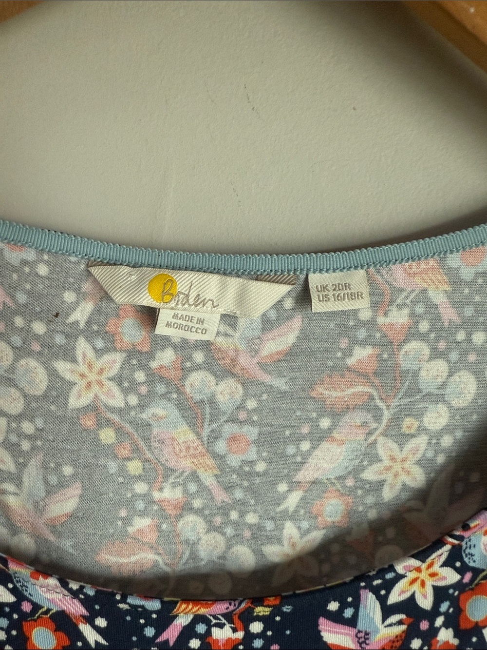Boden Amelie Jersey Dress in a navy blue bird and floral print 16/18 - Picture 7 of 7